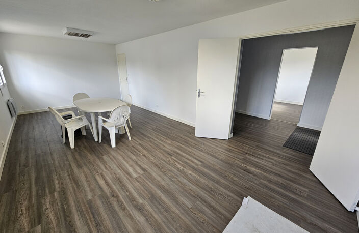 LOCAL D'ACTIVITE A LOUER TRELAZE — photo 4