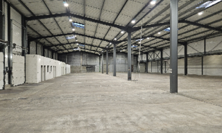 Commerce  1078 m² à louer à Angers (49100)