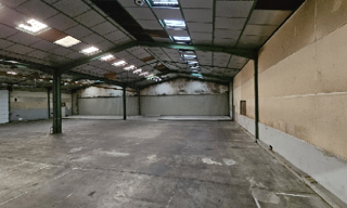 Commerce  772 m² à louer à Angers (49100)