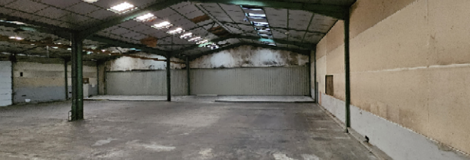 Commerce  772 m² à louer à Angers (49100)