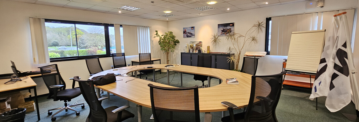 Bureau  600 m² à louer à Beaucouzé (49070)