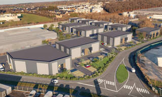 Commerce  1200 m² à louer à Trélazé (49800)