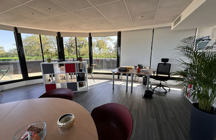 Bureaux 278m2 - Angers, Lac de Maine — photo 2