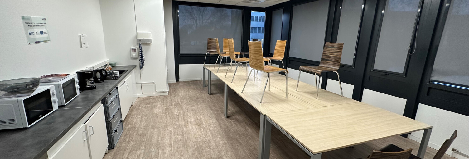 Bureau  373 m² à louer à Angers (49000)