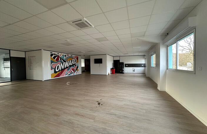 BEAUCOUZE bureaux à louer — photo 4