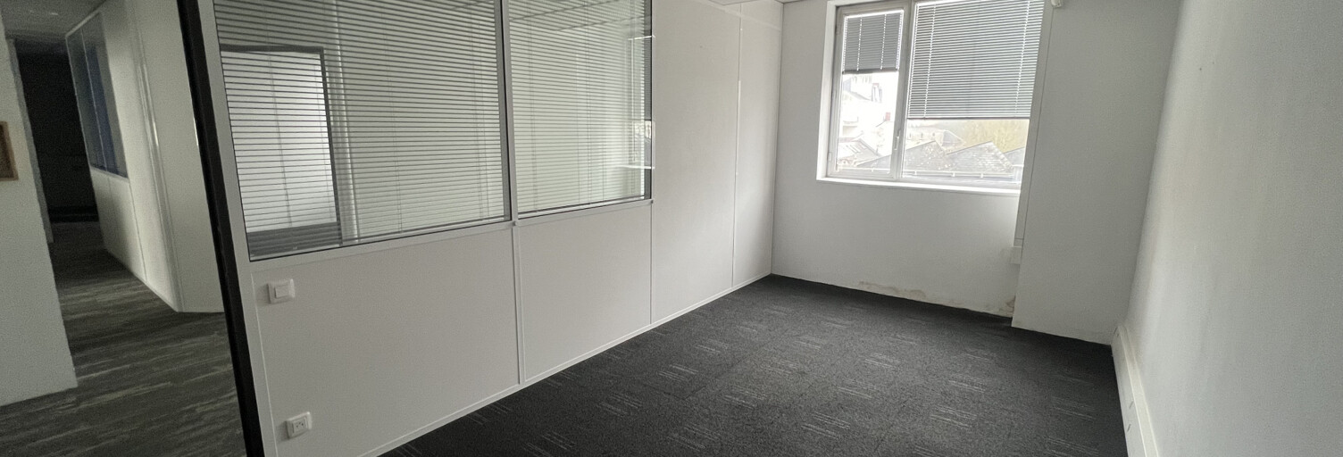 Bureau  183 m² à louer à Angers (49100)