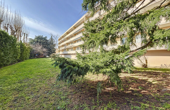 RESIDENCE SECURISEE / 2 CHAMBRES/ BACON/ CALME/ CAVE / PROCH — photo 2