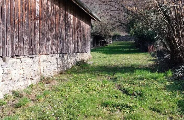 Grange à aménager + Dépendance + jardin — photo 3