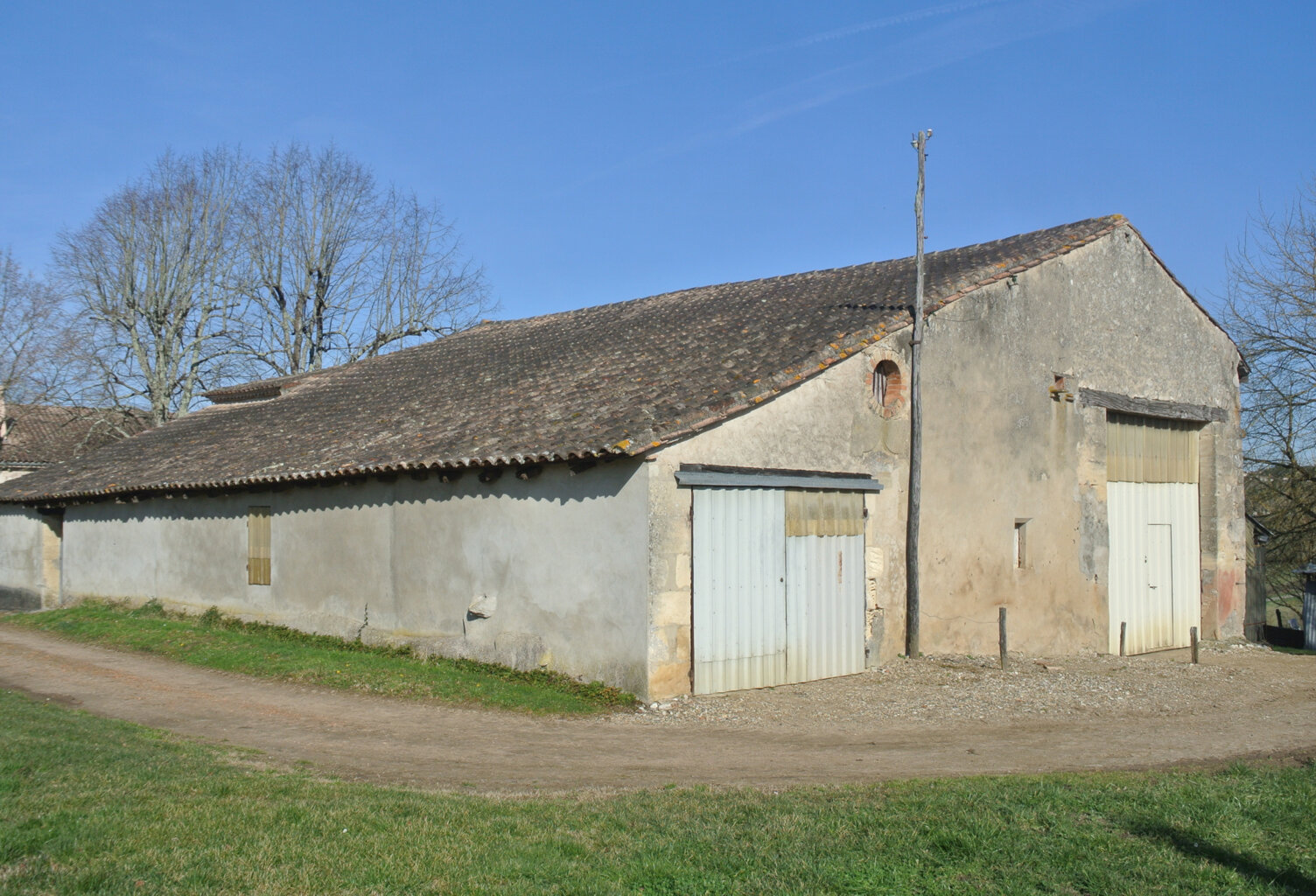 Grange en pierre a réhabiliter — photo 1