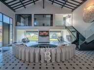 Chaponnay - Propriété 535m² environ - Piscine - Tennis - Parc de  3 500m² — photo 3