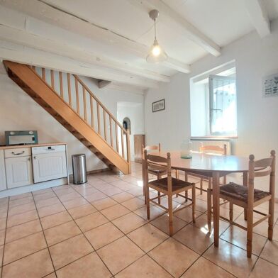 Maison 5 pièces 2300 €