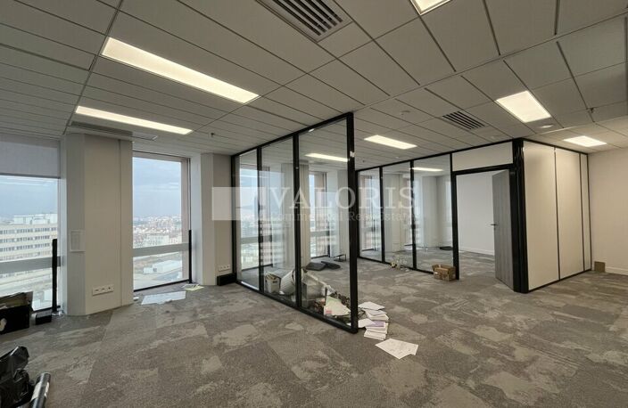 BUREAUX à LOUER — photo 2