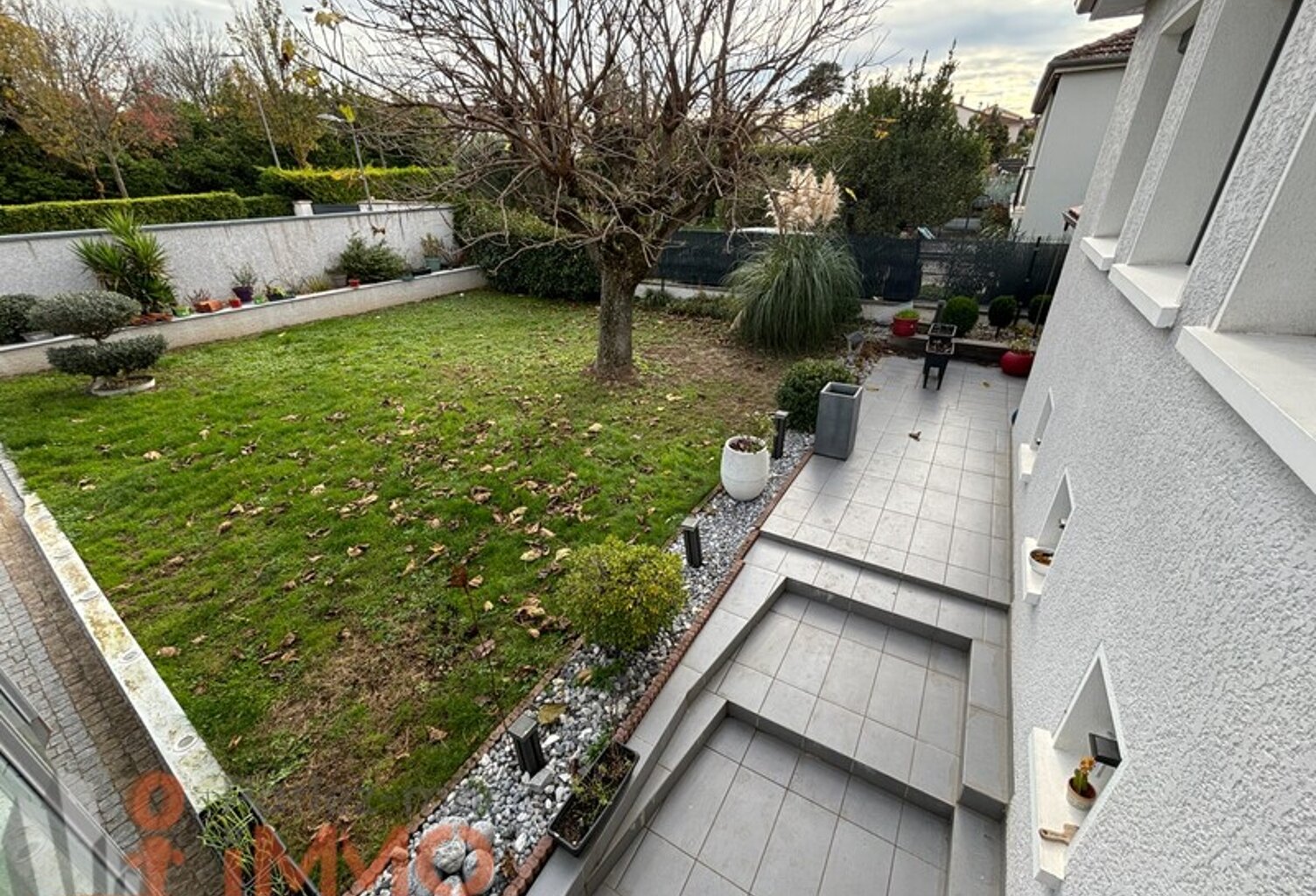 Villa — photo 1