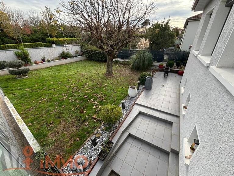 Villa — photo 1