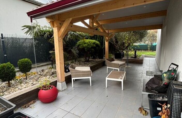 Villa — photo 2