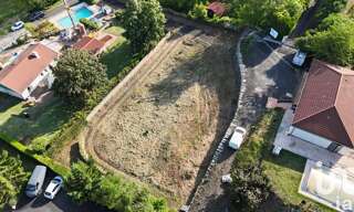 Terrain  876 m² à vendre à Veyre-Monton (63960)