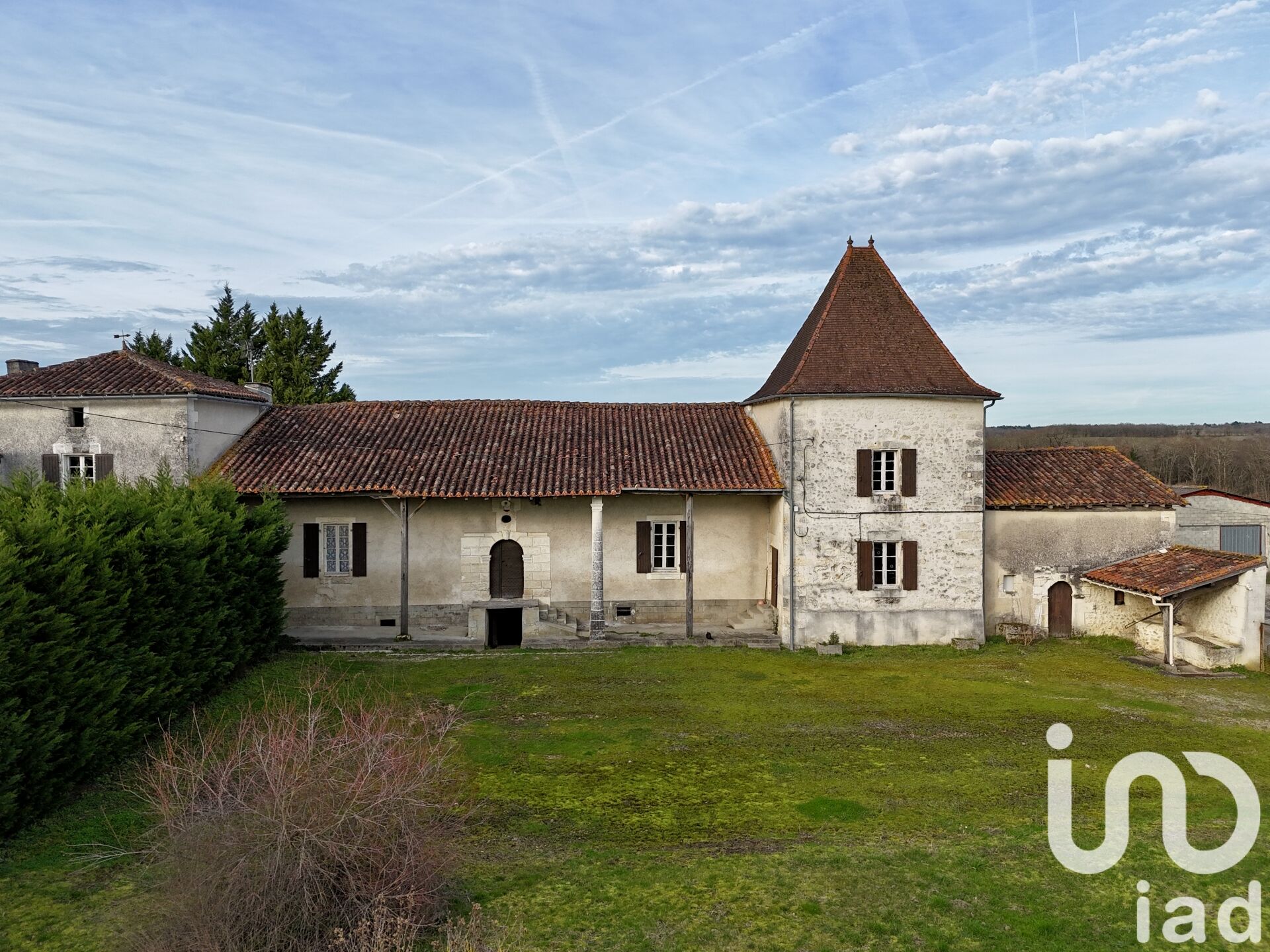 Montmoreau-St-Cybard - 315m² - 13p.