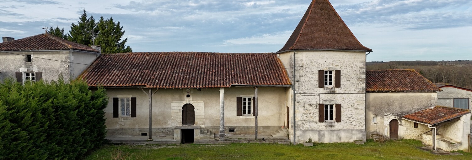 Maison 13 Pièces 315 m² à vendre à Bors-de-Montmoreau (16190)
