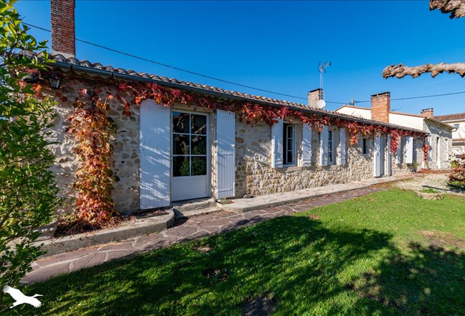 Maison en pierre de 11 pièces principales — photo 1