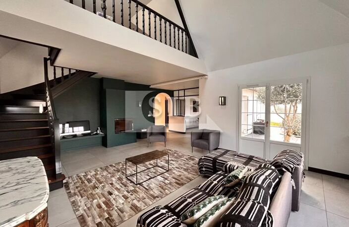 Maison plain-pied avec étage - 7 pièces - 185m² — photo 4