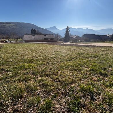 Terrain 634 m²