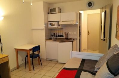 location appartement 390 € CC /mois à proximité de Cabannes (13440)