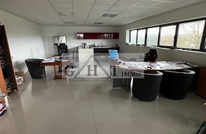 ENTREPOT BUREAUX 591 M² A VENDRE A CHESSY — photo 2