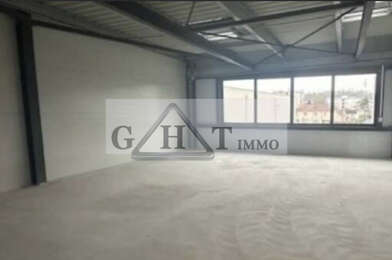 Local industriel  2200 €