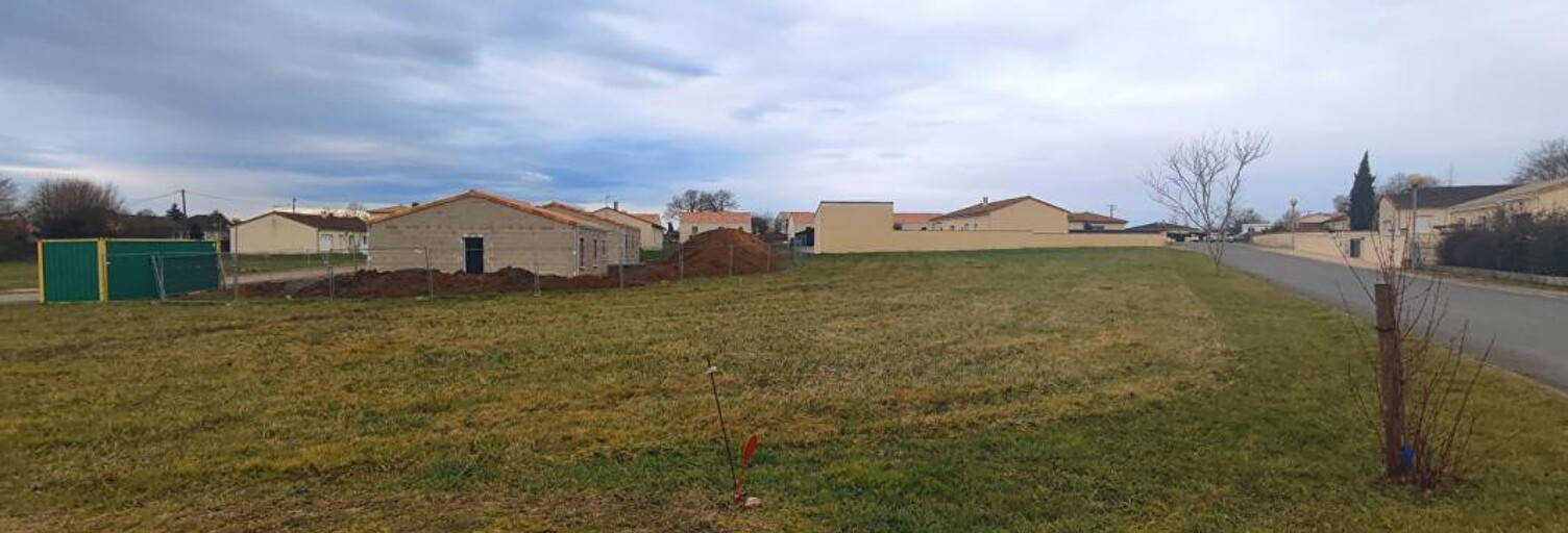 Terrain  1000 m² à vendre à Civray (86400)