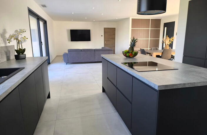 Maison contemporaine de plain-pied avec double garage sur 24 — photo 4