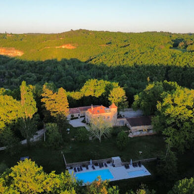 Maison 10 pièces 836000 €