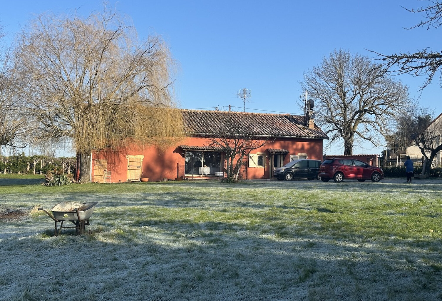Maison d'habitation de 135 m2 hab. Belle situation avec vue. — photo 1