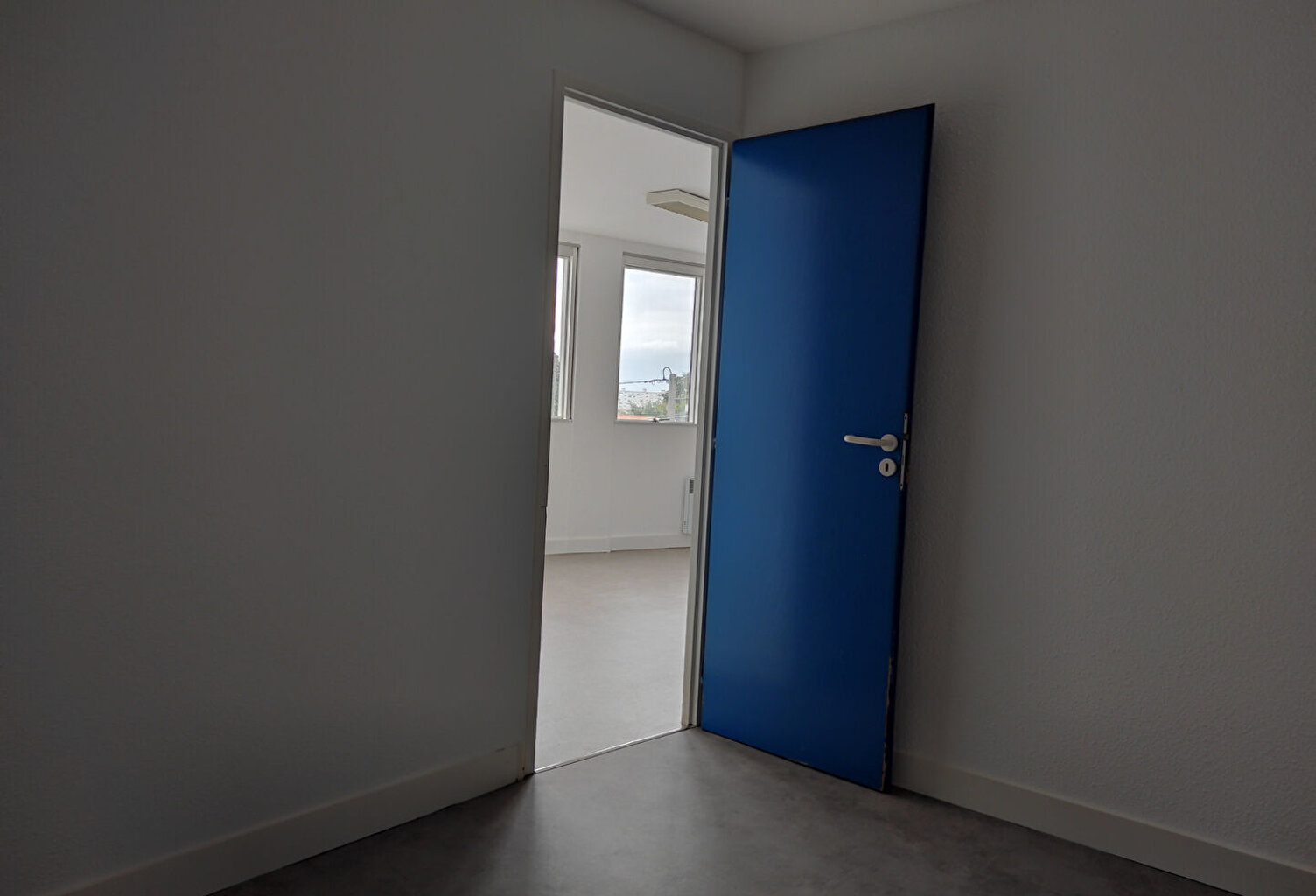 A louer bureaux 35 m2 avec ascenseur et parking à Bordeaux — photo 1