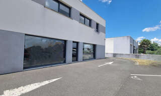 Commerce  85 m² à louer à Artigues-près-Bordeaux (33370)