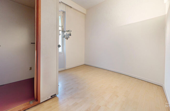 Appartement Place de l'Etoile à rénover Grenoble 3 pièces 69  m2 DPE C — photo 5