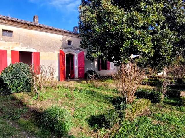 33230 - ABZAC - PROPRIETE AVEC MAISON DE MAITRE ET DEPENDANCES SUR 2 HA — photo du bien