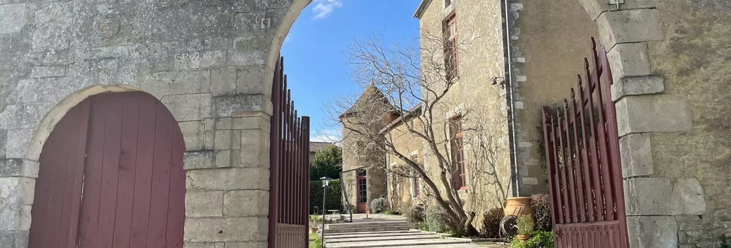 Maison 10 Pièces 430 m² à vendre à Champdeniers (79220)