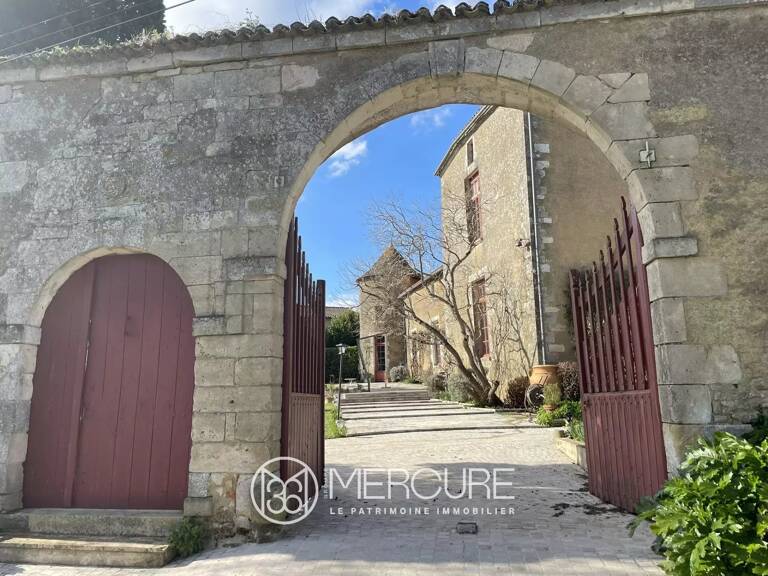 CHARMANT LOGIS XVIIe ET SES DEPENDANCES — photo 1