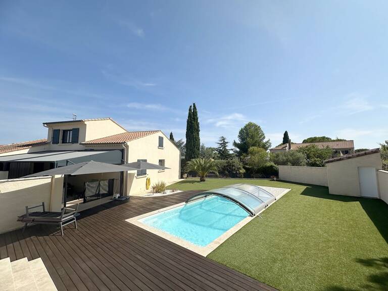 Villa — photo 1
