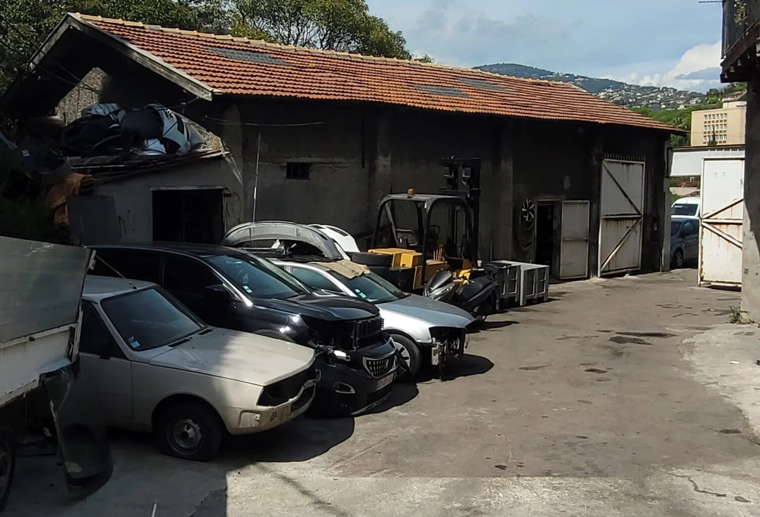 MURS COMMERCIAUX 152.25M² — photo 1