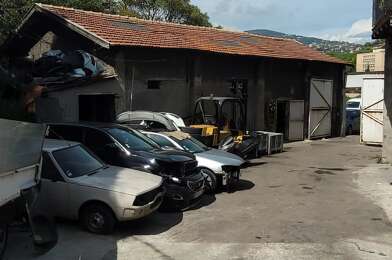 Commerce  425000 €