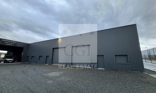 Commerce  406 m² à louer à Blacé (69460)