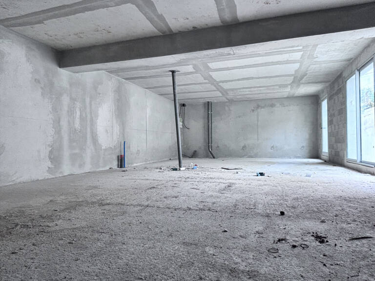 Local commercial — photo 1