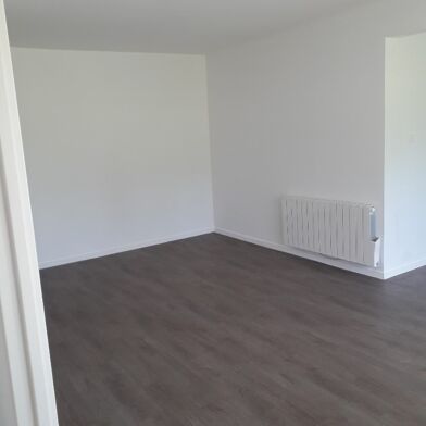 Appartement 3 pièces 331 €