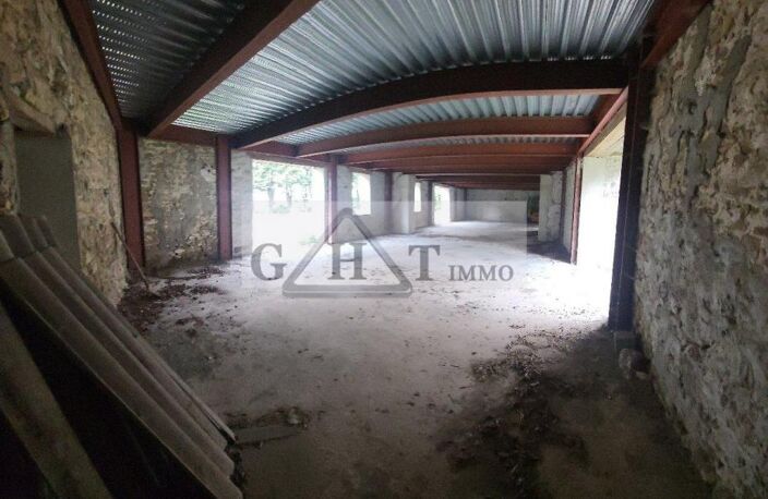 Ensemble Commercial à Vendre - 6128 m² sur Axe Passant, Idéal Hôtel-Re — photo 3