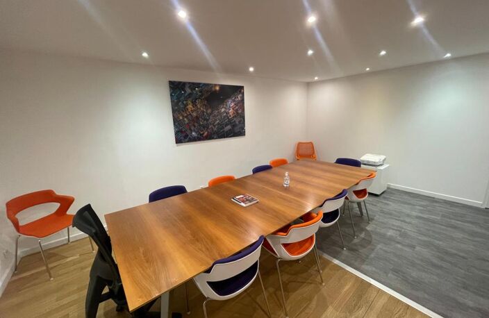 A VENDRE TOULON 83000 CENTRE VILLE APPARTEMENT HAUSSMANIEN 5 PIECES ZONE FRANCHE — photo 2