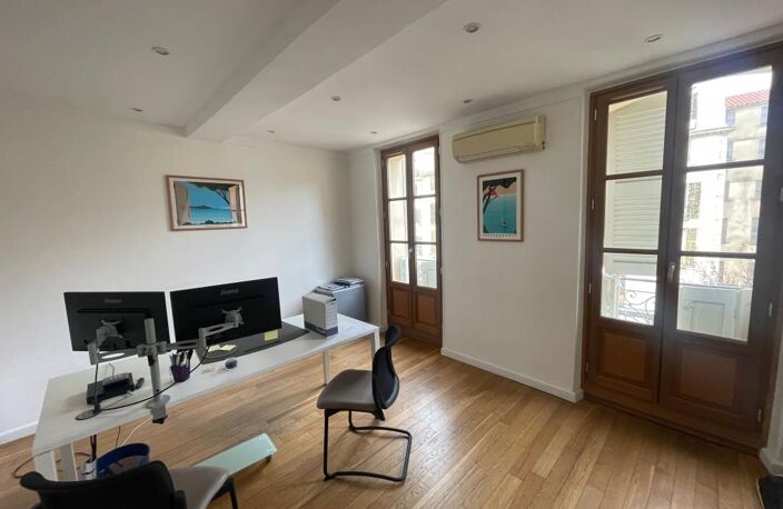 A VENDRE TOULON 83000 CENTRE VILLE APPARTEMENT HAUSSMANIEN 5 PIECES ZONE FRANCHE — photo 5