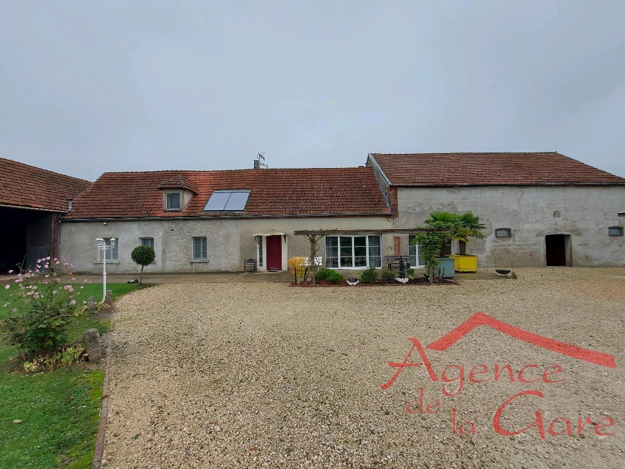 Maison de Village   T9 à vendre Fère-Champenoise 51230