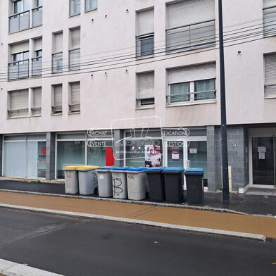 Commerce  490000 €