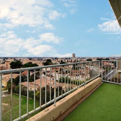 Appartement 4 pièces 900 €